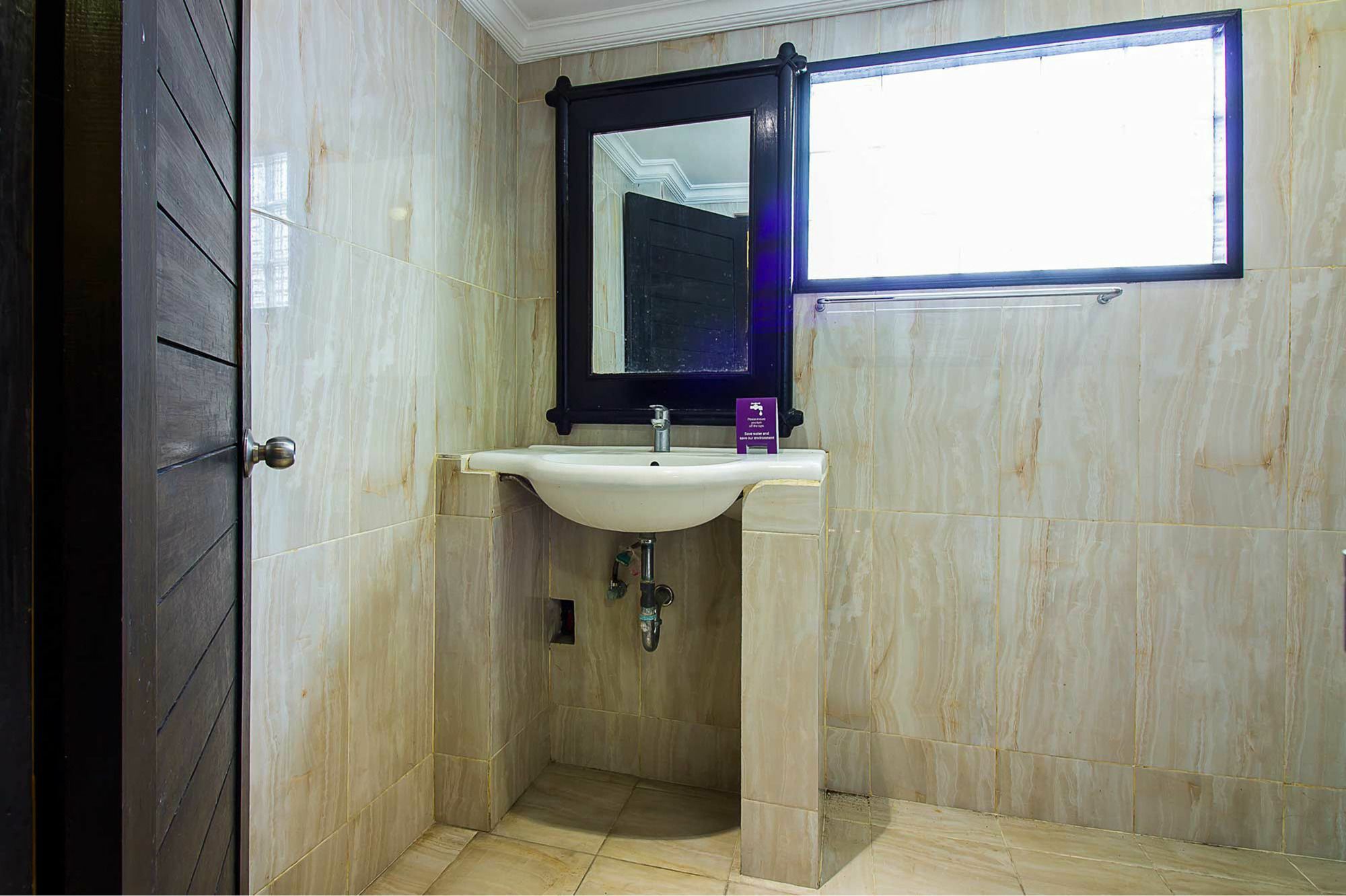 Hotel Sanjaya Managed By Tinggal Кута Екстер'єр фото