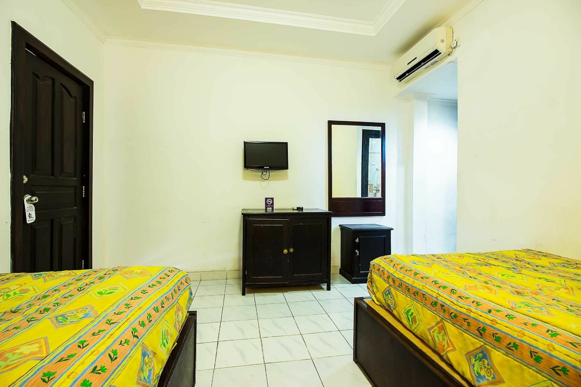 Hotel Sanjaya Managed By Tinggal Кута Екстер'єр фото